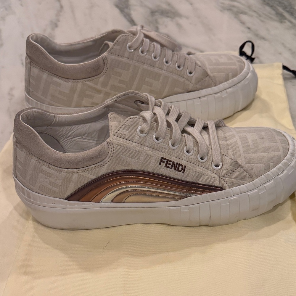 Fendi Beige and Brown Gradient Low-Top Sneakers - Picture 3 of 6